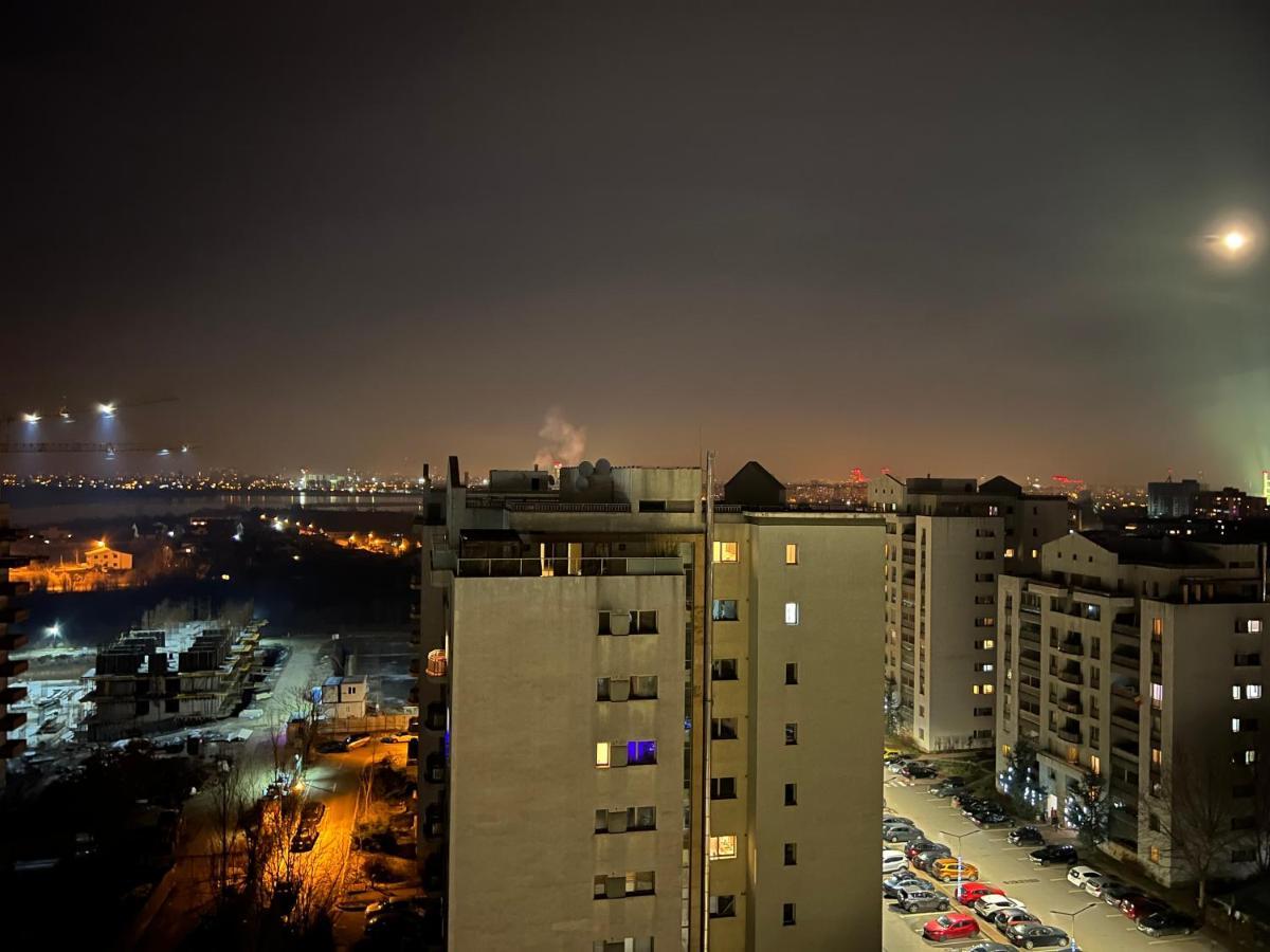 Stunning 2-Room Penthouse With Lakeview W11 Bukarest Kültér fotó