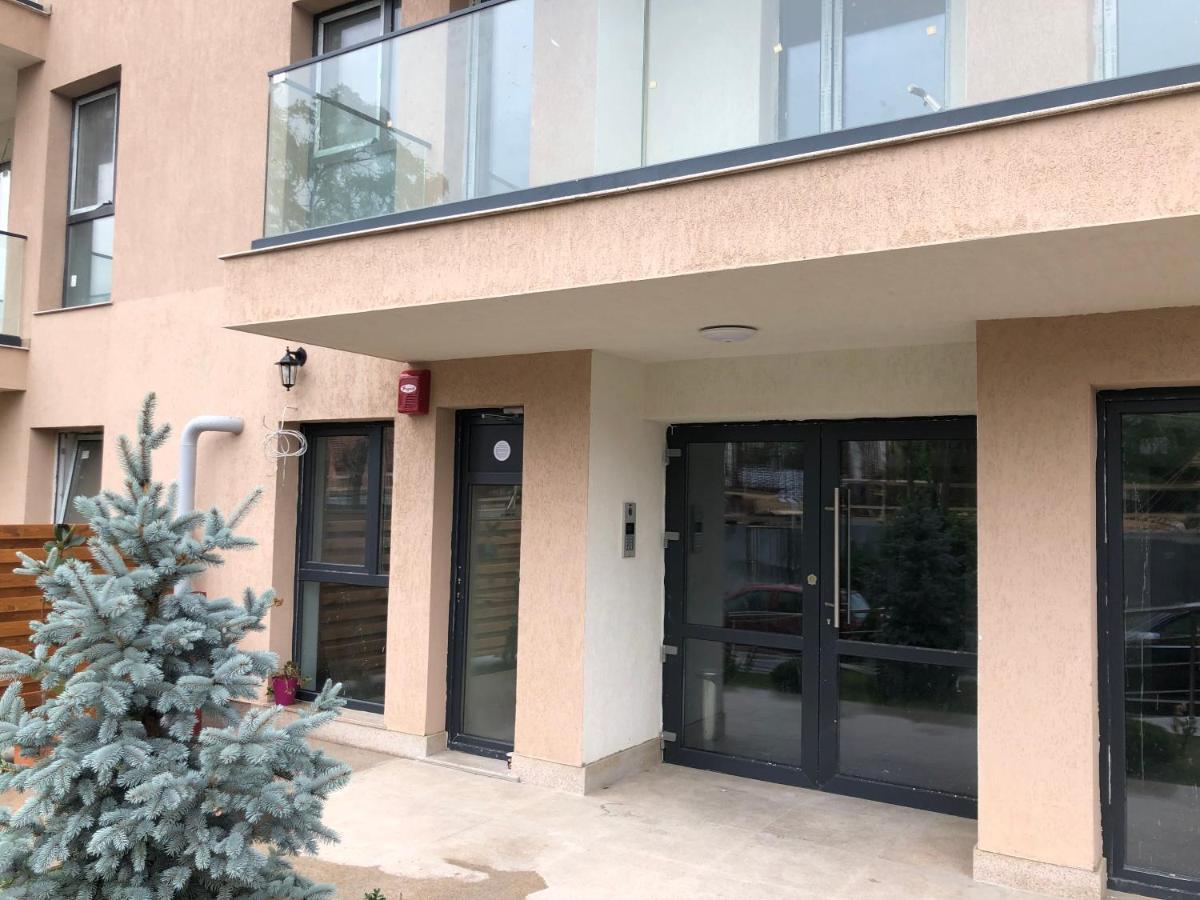 Stunning 2-Room Penthouse With Lakeview W11 Bukarest Kültér fotó