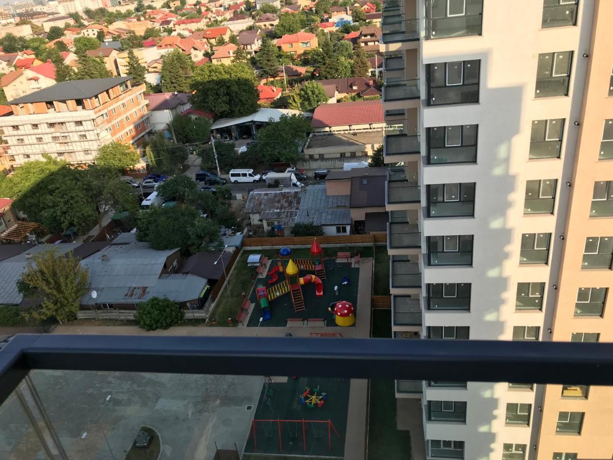 Stunning 2-Room Penthouse With Lakeview W11 Bukarest Kültér fotó