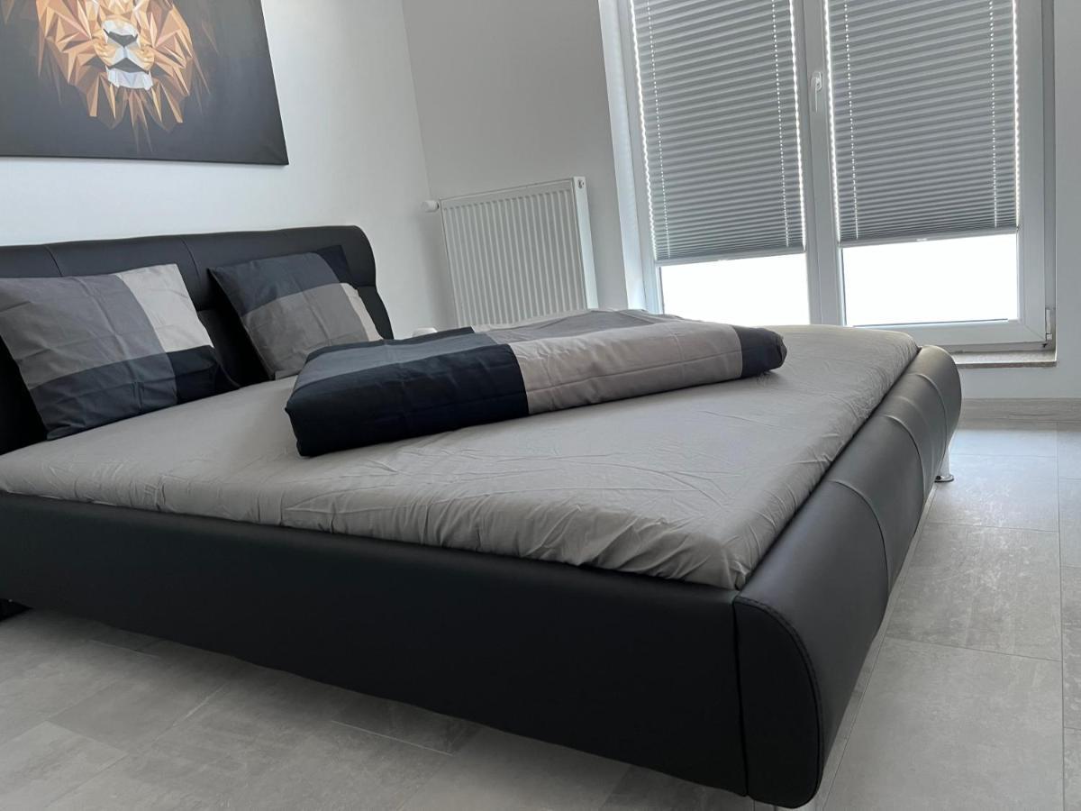 Stunning 2-Room Penthouse With Lakeview W11 Bukarest Kültér fotó